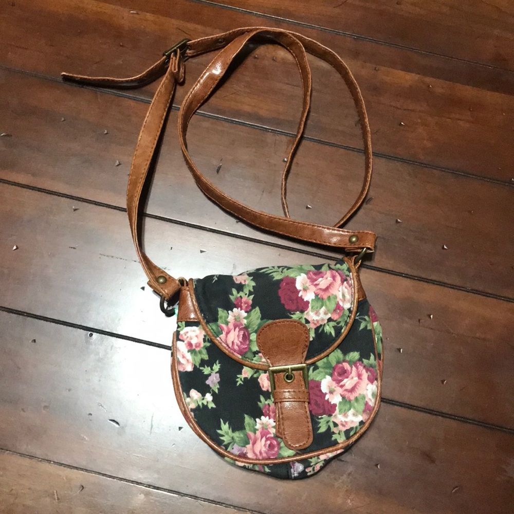 EUC FOREVER 21 Mini purse